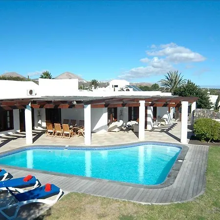 In Puerto Del Carmen Sleeps 8 Includes Swimming Pool And Air Con *