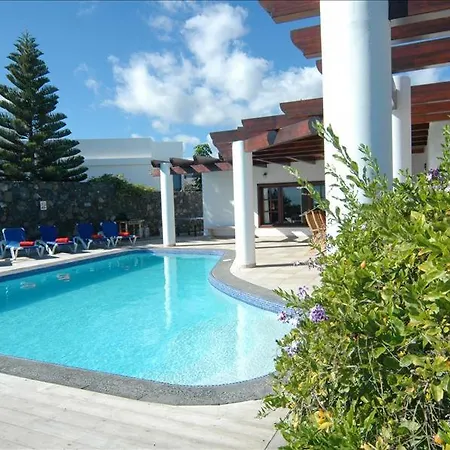 Villa In Puerto Del Carmen Sleeps 8 Includes Swimming Pool And Air Con Puerto del Carmen (Lanzarote)