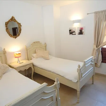 In Puerto Del Carmen Sleeps 8 Includes Swimming Pool And Air Con Villa