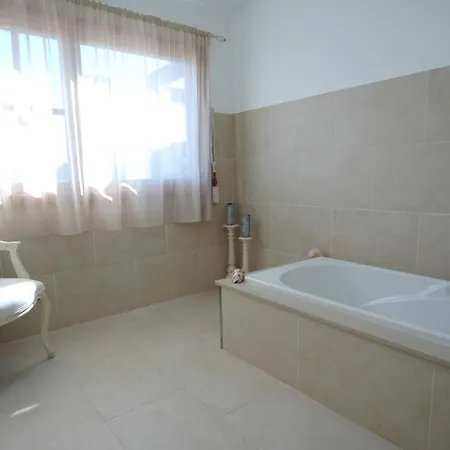 Villa In Puerto Del Carmen Sleeps 8 Includes Swimming Pool And Air Con *
