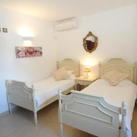 In Puerto Del Carmen Sleeps 8 Includes Swimming Pool And Air Con *