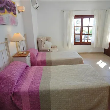 Villa In Puerto Del Carmen Sleeps 8 Includes Swimming Pool And Air Con *